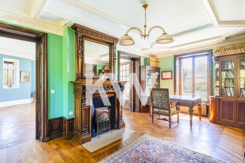 Maison - 700 m² - 23 pièces