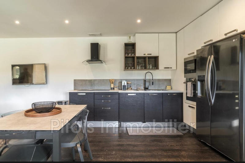 Maison - 198 m² - 3 pièces