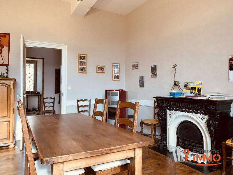 Maison - 285 m² - 10 pièces