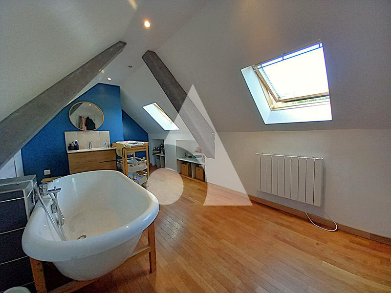 Maison - 163 m² - 8 pièces