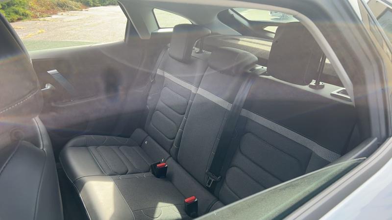 Citroën C4 III E- 136 Feel Pack