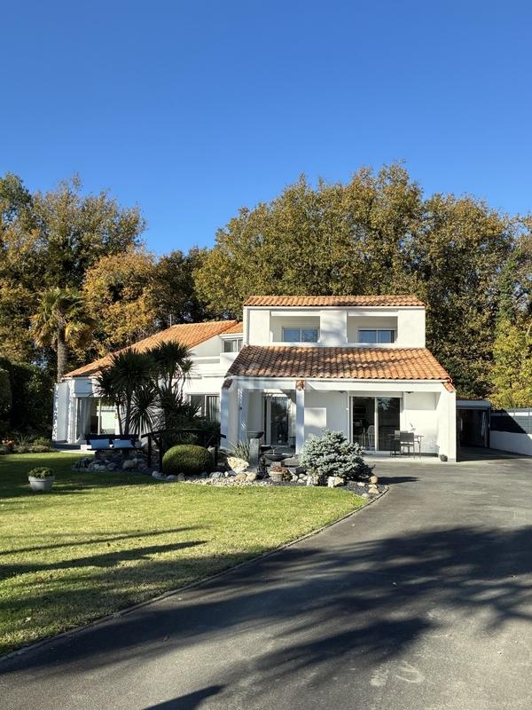 Maison - 170 m² - 5 pièces