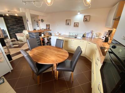 Appartement - 64 m² - 4 pièces