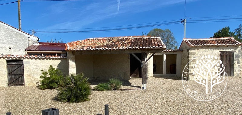 Maison ancienne - 214 m² - 8 pièces