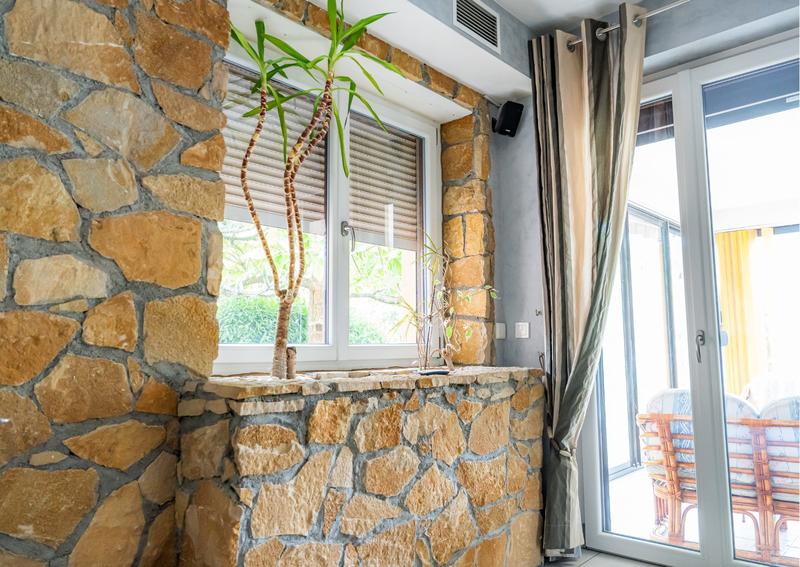 Villa - 303 m² - 8 pièces