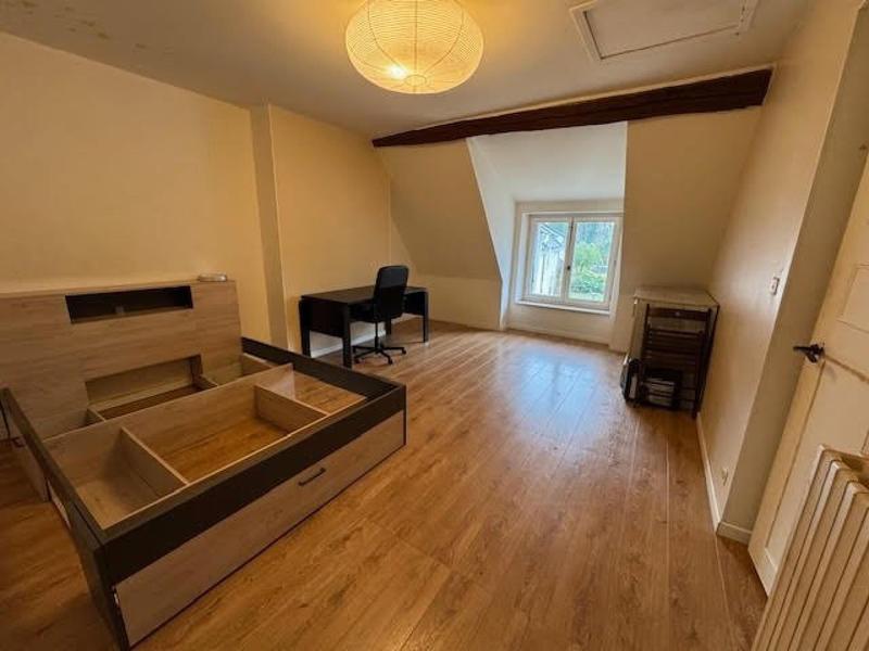 Maison - 215 m² - 8 pièces