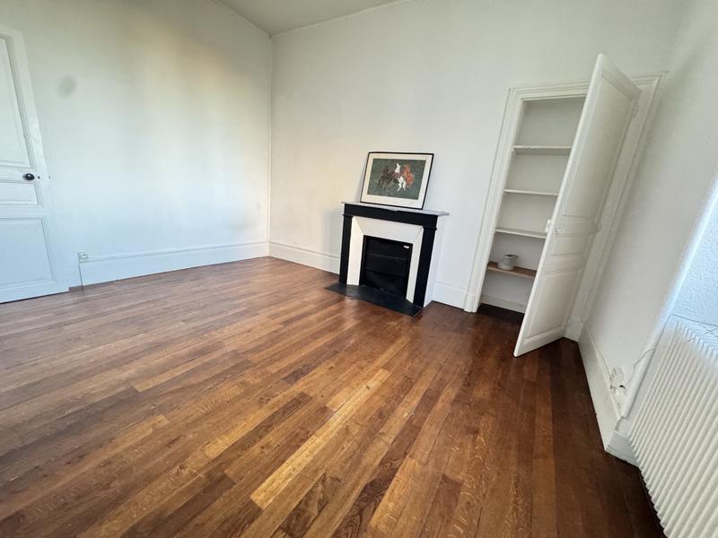 Appartement - 166 m² - 6 pièces