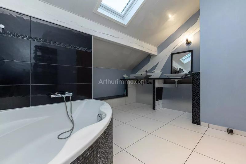 Maison - 170 m² - 5 pièces