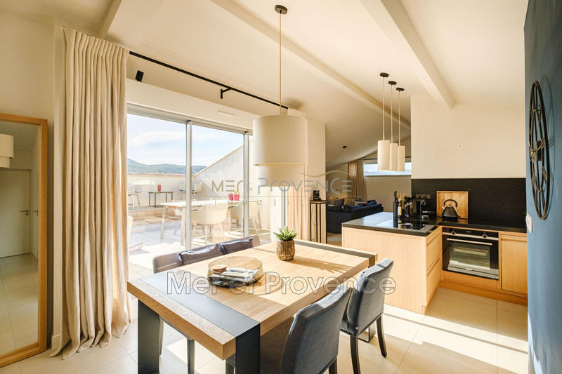 Appartement - 90 m² - 3 pièces