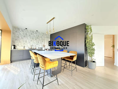 Maison - 140 m² - 5 pièces