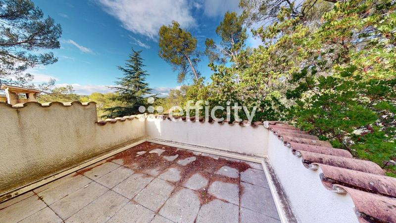 Villa - 248 m² - 9 pièces