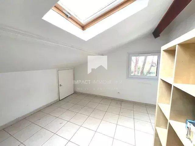 Maison - 96 m² - 7 pièces