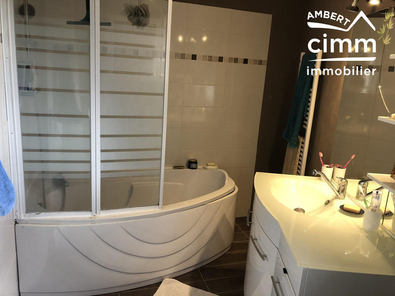 Maison - 122 m² - 8 pièces