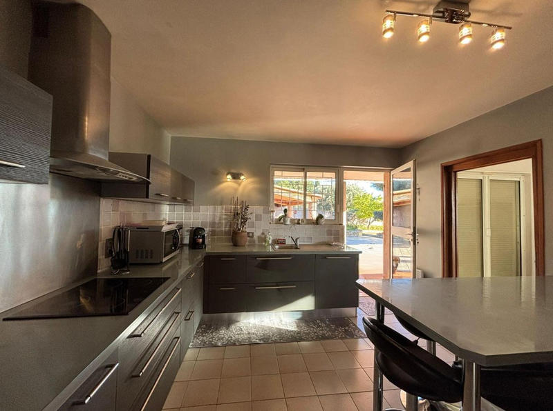 Maison - 177 m² - 7 pièces