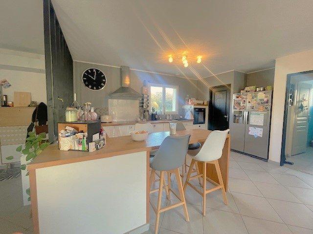 Maison - 102 m² - 5 pièces