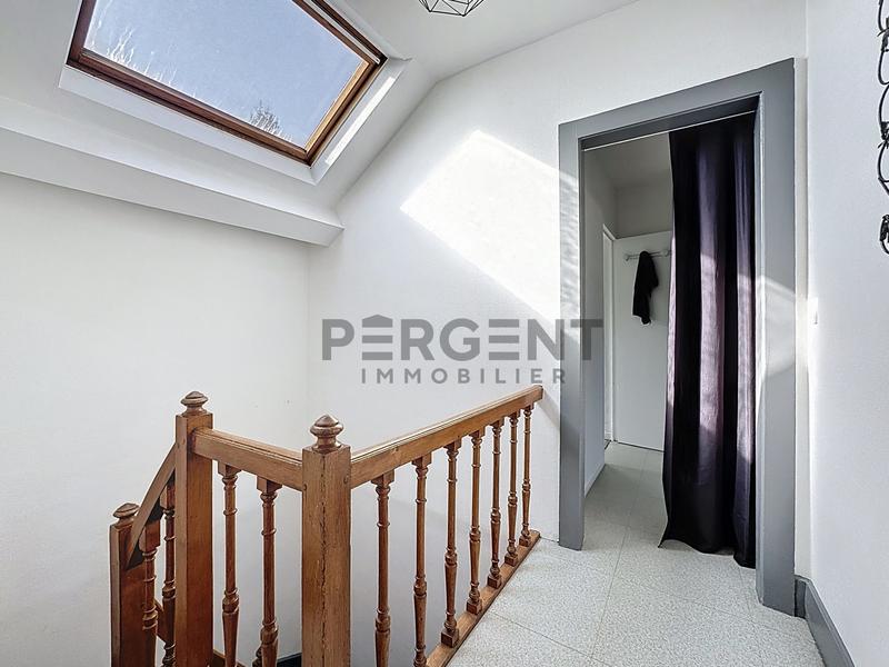 Maison - 211 m² - 10 pièces