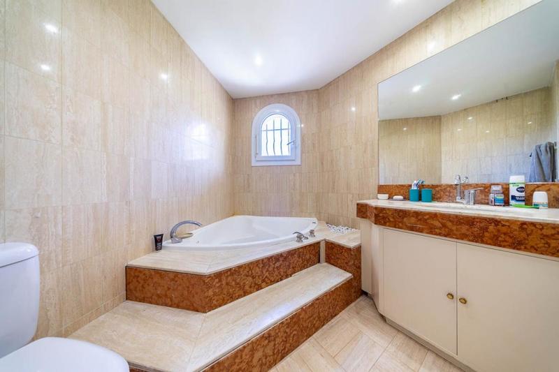 Maison de ville - 122 m² - 5 pièces