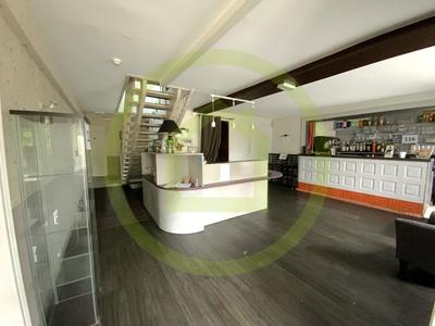 Maison - 540 m² - 20 pièces