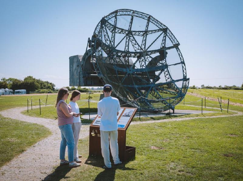 Les Étonnants Patrimoines : les objets insolites de la cave de Papy