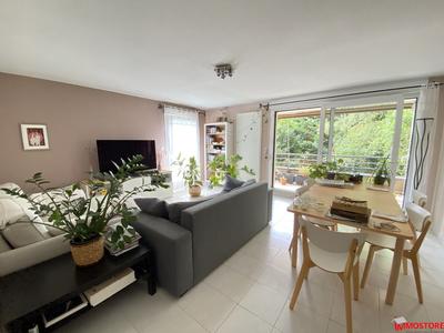 Appartement - 90 m² - 4 pièces