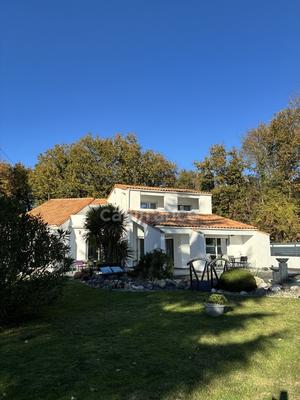 Maison - 170 m² - 5 pièces