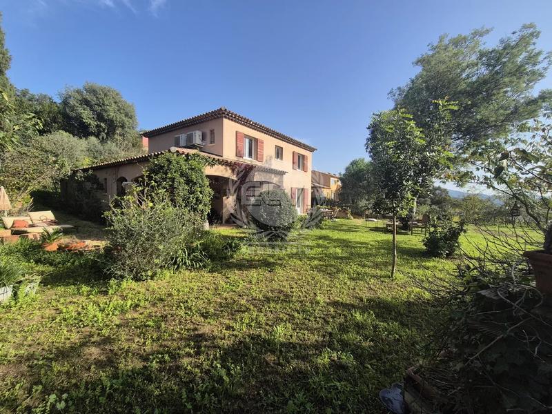 Villa - 163 m² - 5 pièces
