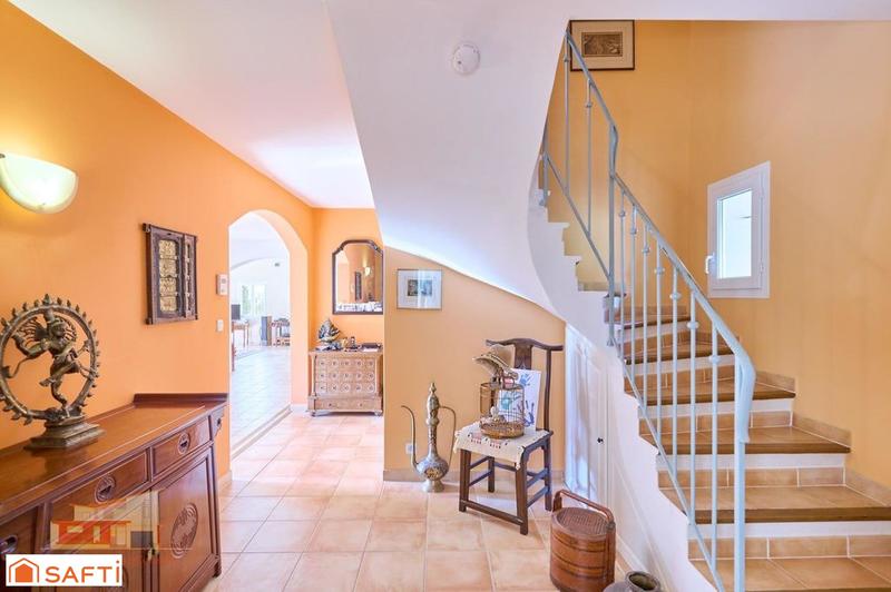 Maison - 203 m² - 6 pièces