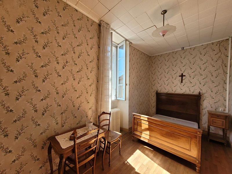 Maison - 210 m² - 10 pièces