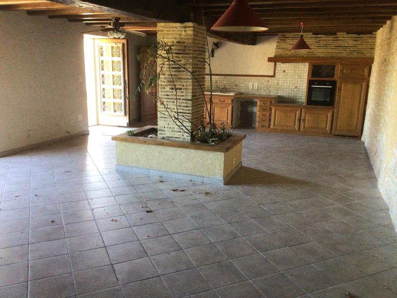 Maison - 305 m² - 12 pièces