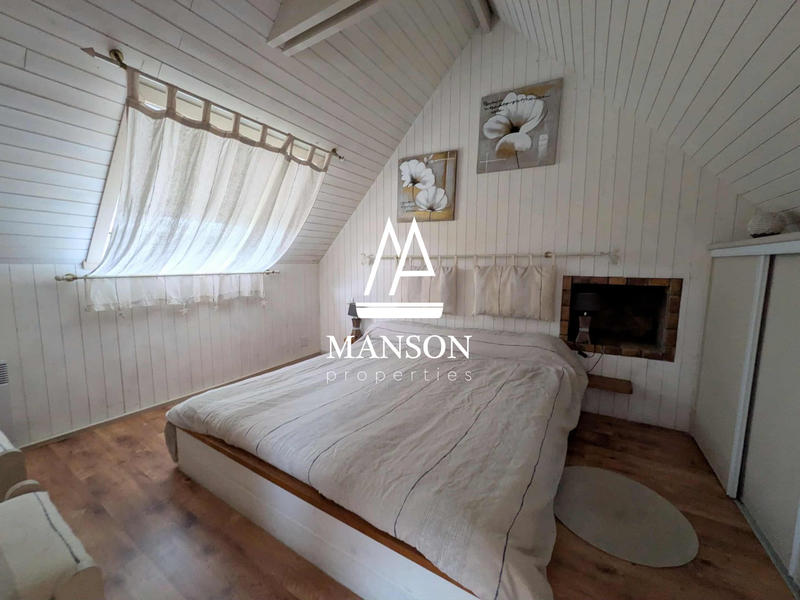 Maison traditionnelle - 386 m² - 10 pièces