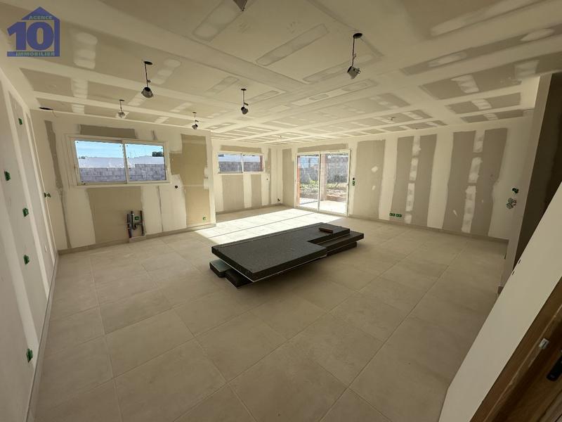 Maison - 98 m² - 4 pièces