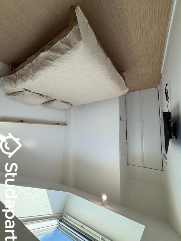 Chambre - 14 m² - 1 pièce