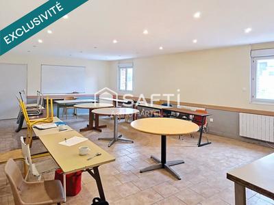 Local commercial - 1 200 m² - 5 pièces