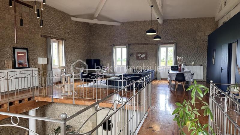 Mas - 560 m² - 6 pièces