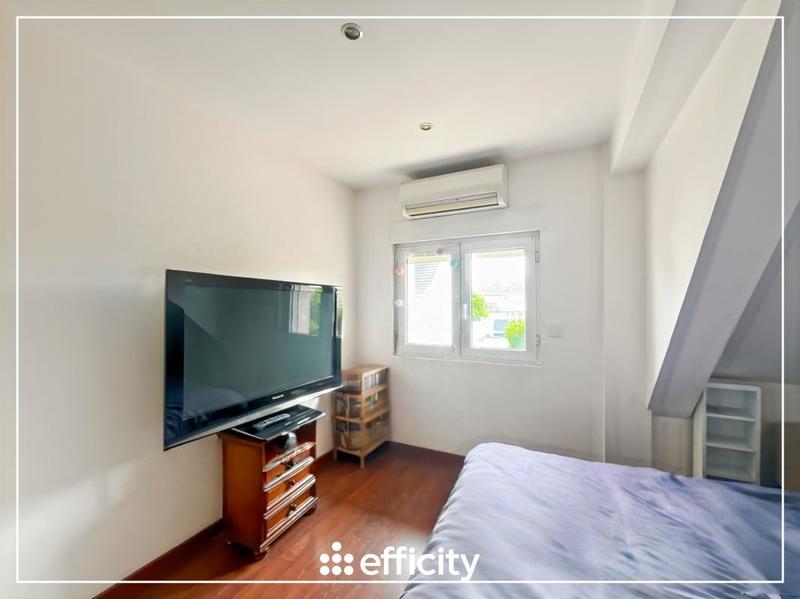 Pavillon - 223 m² - 12 pièces