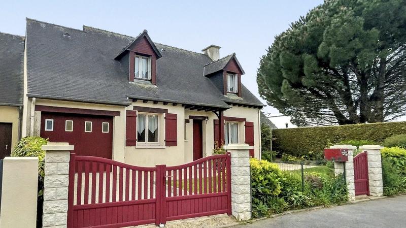 Maison traditionnelle - 90 m² - 5 pièces