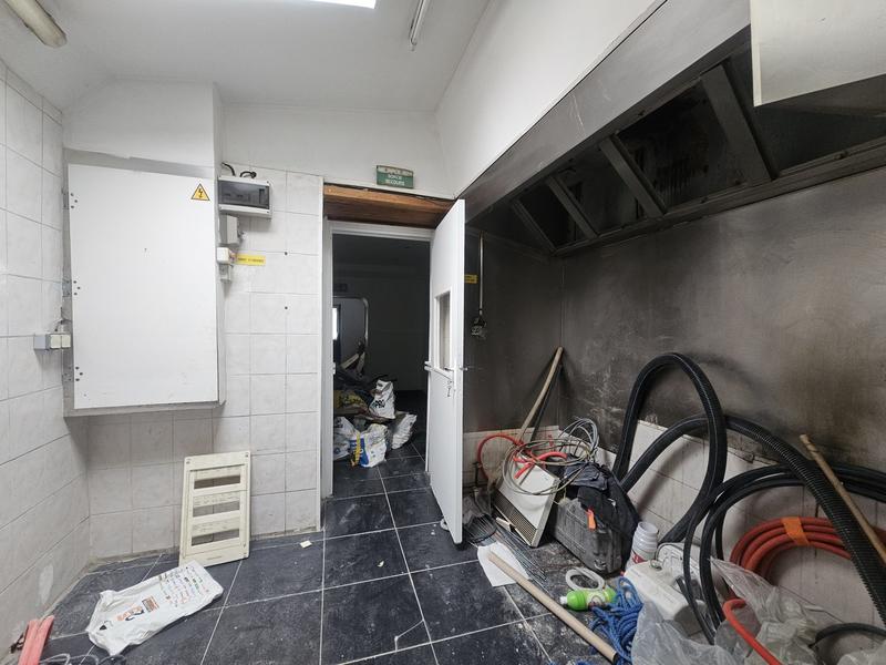 Local commercial - 45 m² - 4 pièces