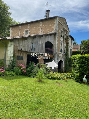 Propriété - 220 m² - 8 pièces