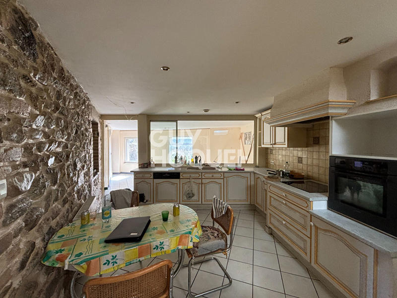 Maison - 279 m² - 5 pièces