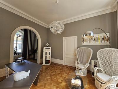 Maison - 297 m² - 8 pièces