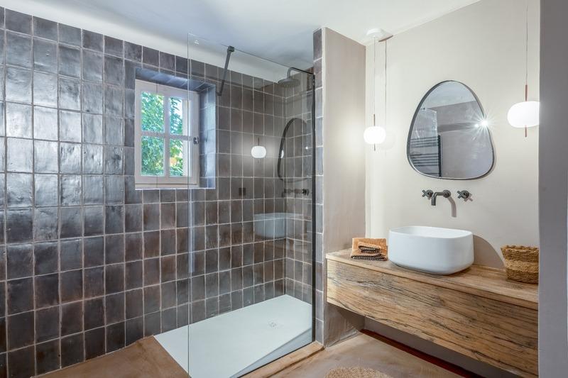 Mas - 300 m² - 8 pièces