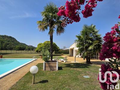 Maison - 310 m² - 12 pièces