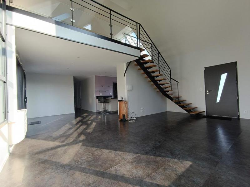 Maison - 200 m² - 5 pièces