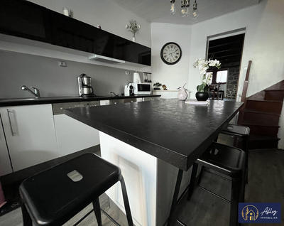 Maison - 95 m² - 4 pièces