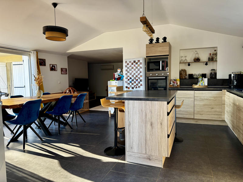 Maison - 180 m² - 6 pièces