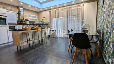 Pavillon - 147 m² - 7 pièces