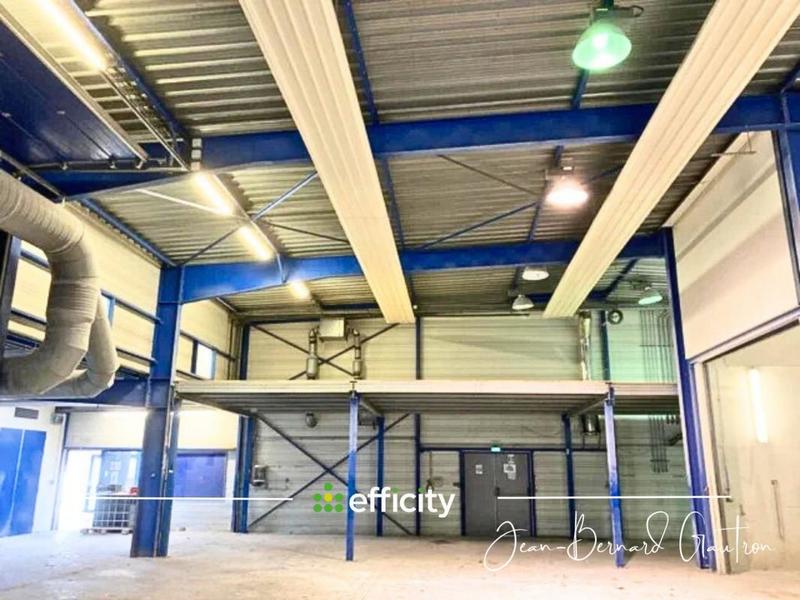 Entrepôt - 2 650 m² - 6 pièces