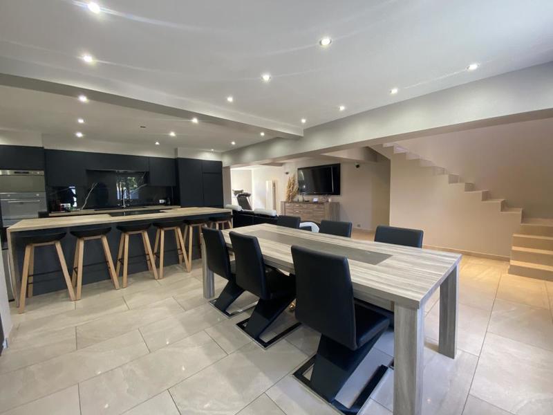 Maison - 162 m² - 5 pièces