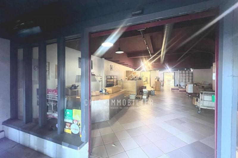 Local commercial - 197 m²