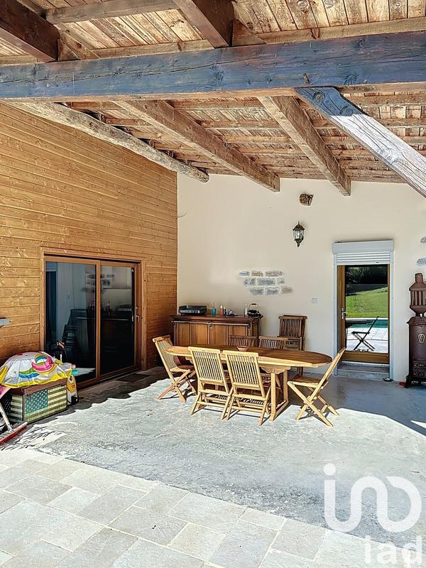 Maison - 238 m² - 8 pièces